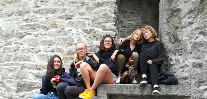 Petit groupe de jeunes